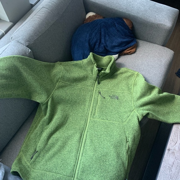 Brand new never worn unisex North face fleece! - Picture 1 of 2